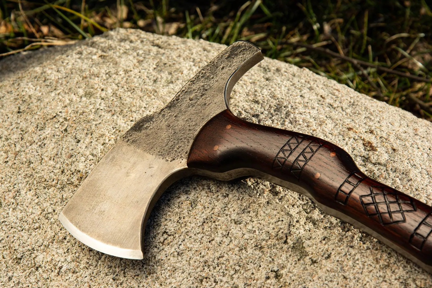 Hand-Forged Tomahawk Ogunel